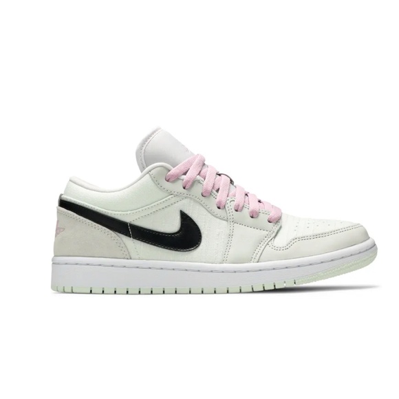 NEW Wmns Air Jordan 1 Low SE 'Barely Green', Size 9 - Picture 1 of 12